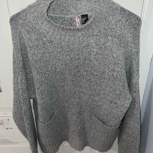 Women’s gray high neck soft sweater size large